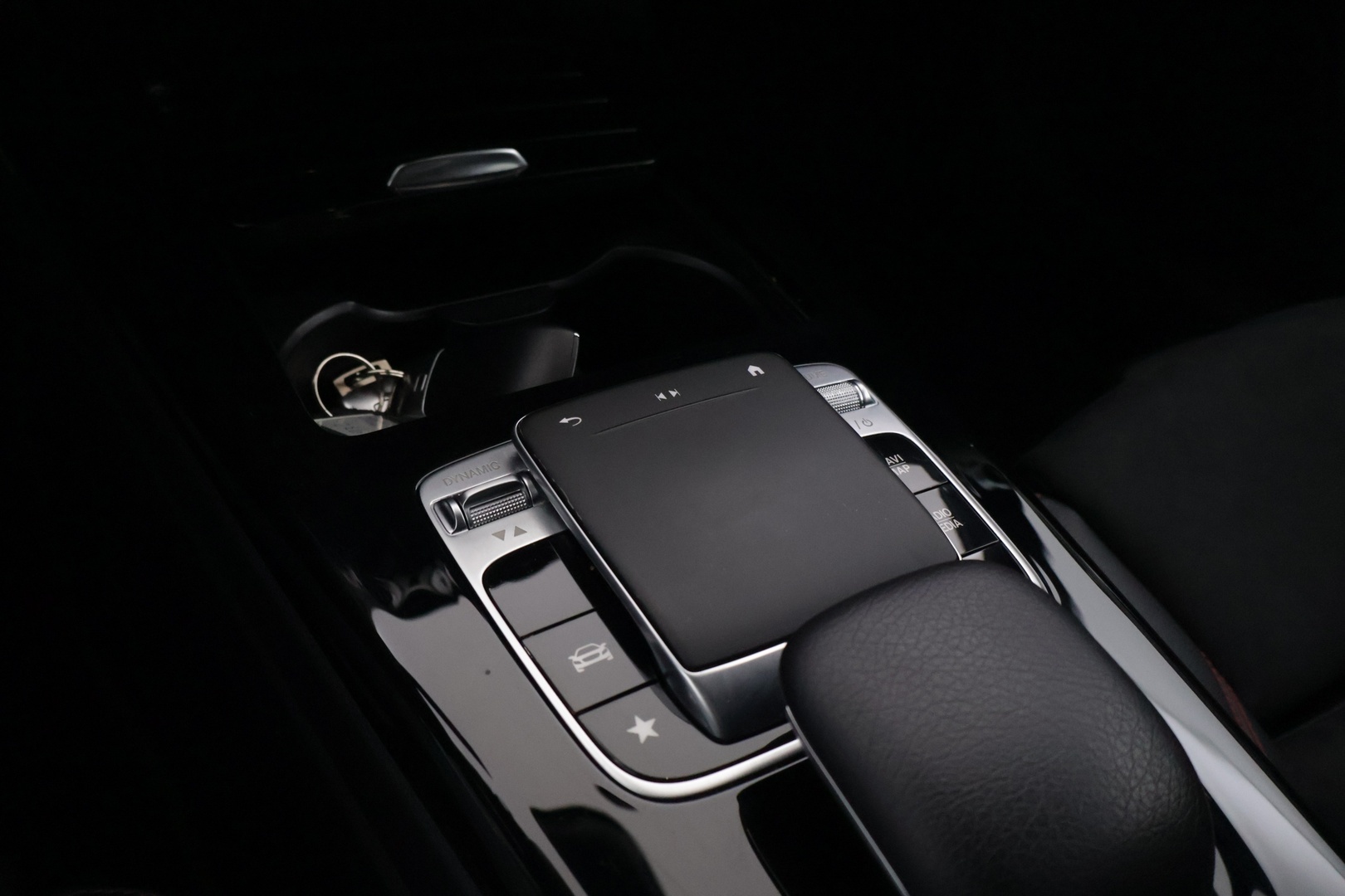 MERCEDES-BENZ CLA 2020