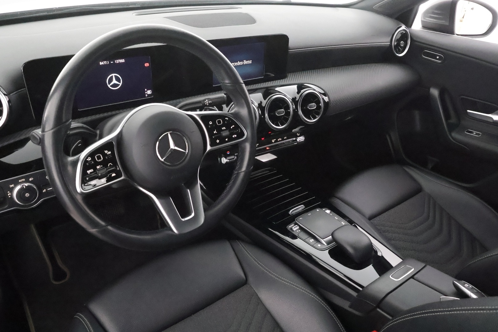 MERCEDES-BENZ A 2021