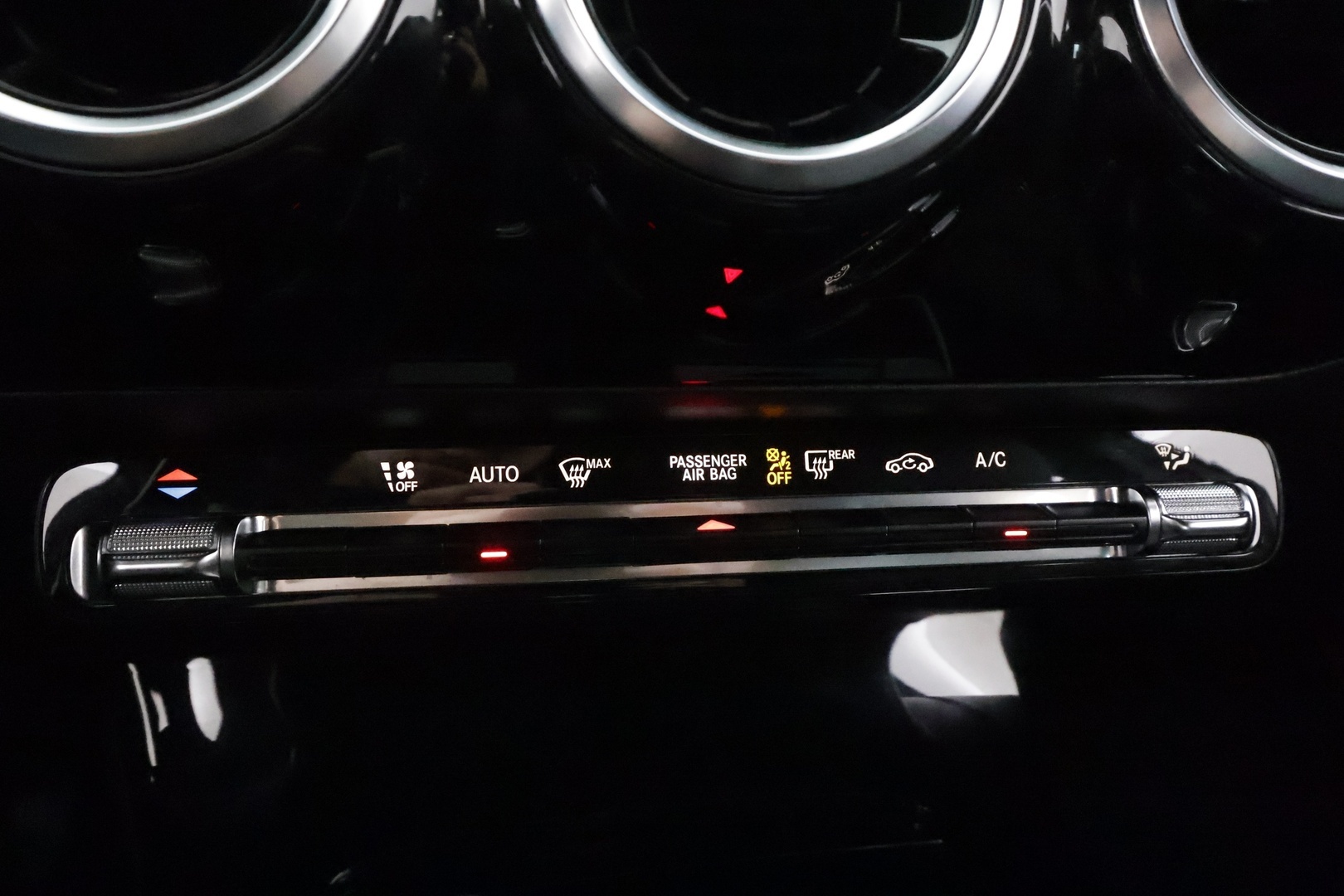 MERCEDES-BENZ A 2021