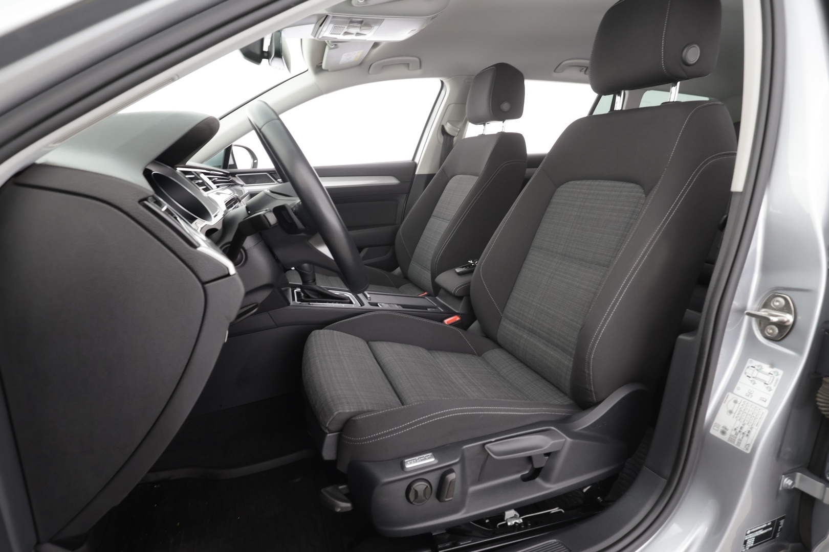 VOLKSWAGEN Passat 2021