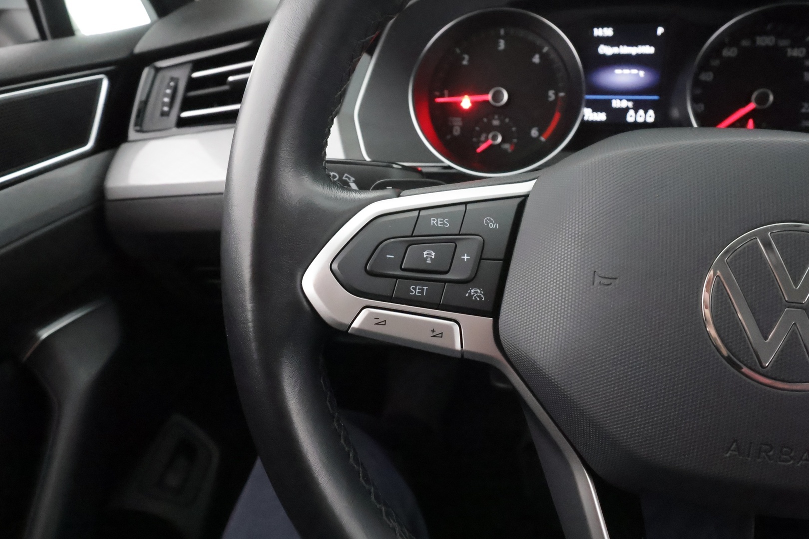 VOLKSWAGEN Passat 2021