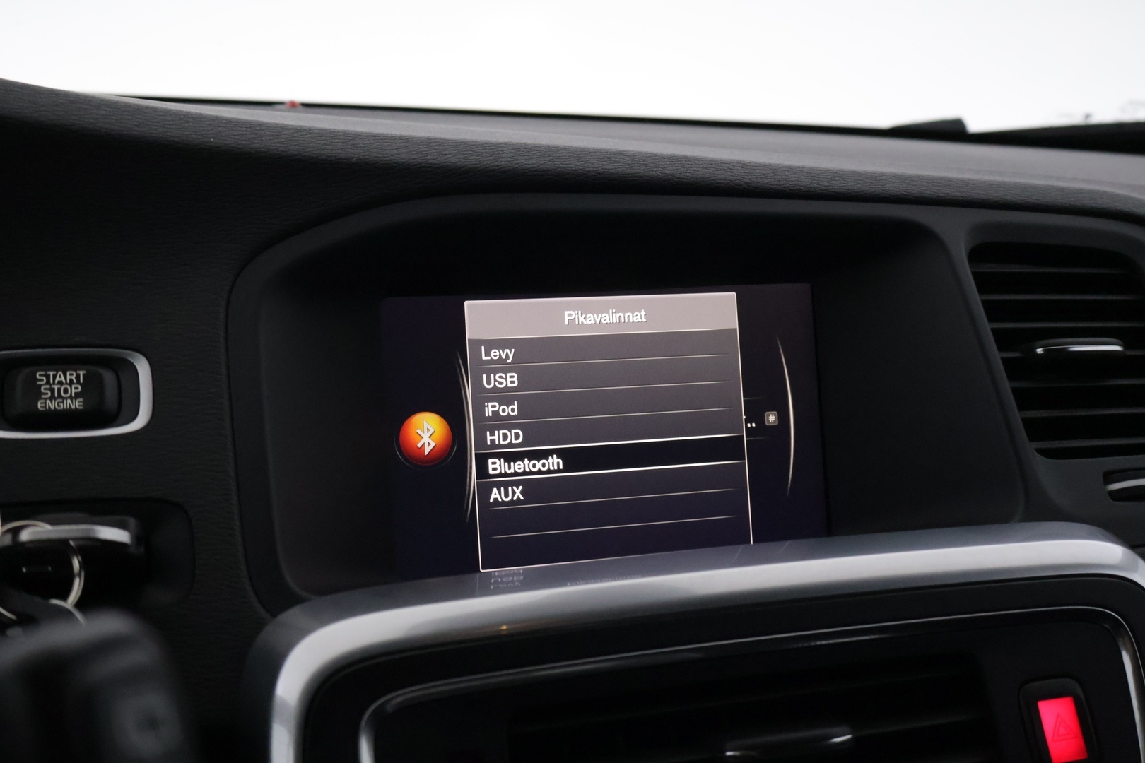 VOLVO V60 Cross Country 2018