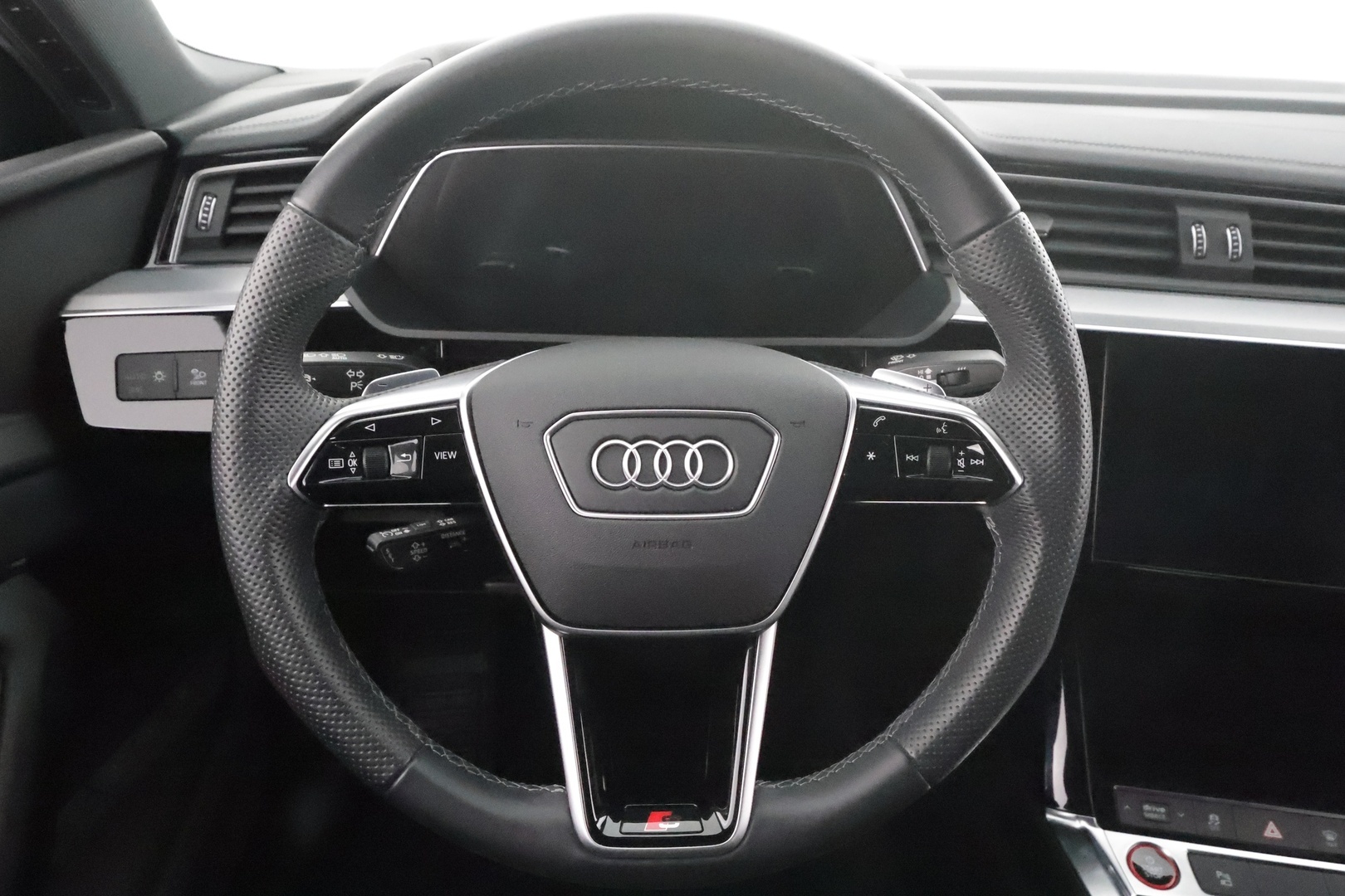 AUDI E-TRON 2023