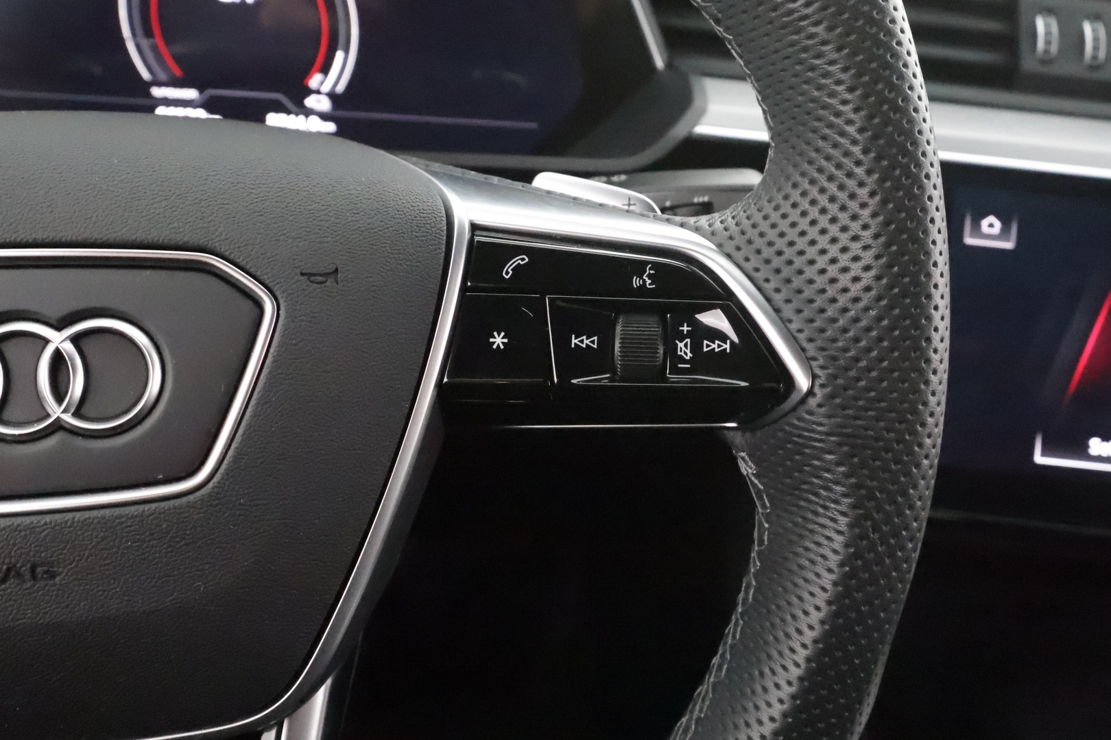 AUDI E-TRON 2023