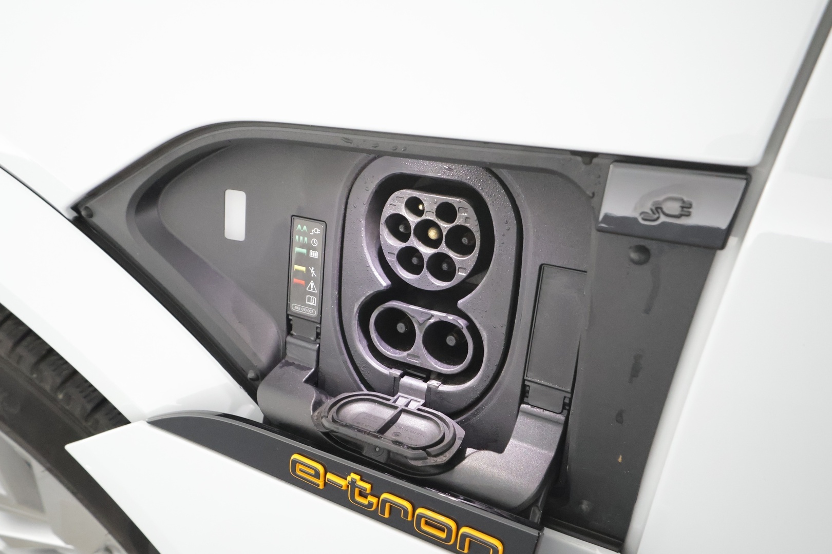 AUDI E-TRON 2023