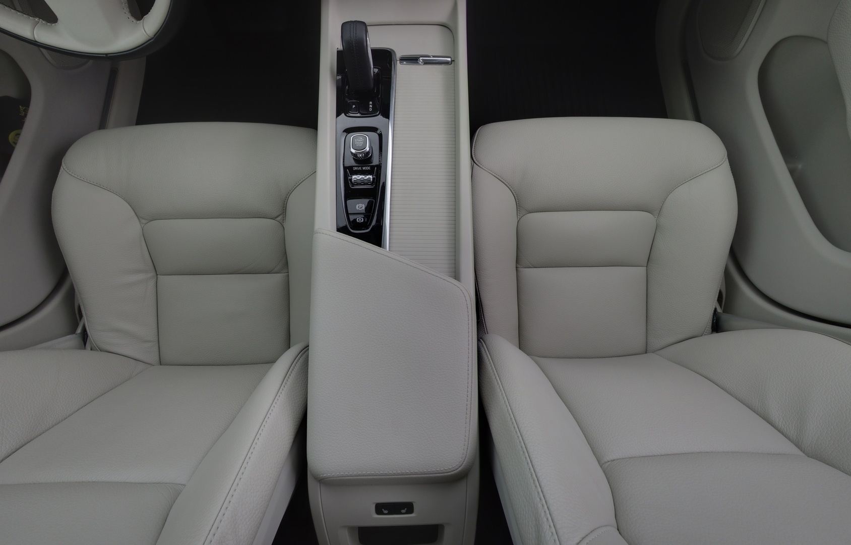 VOLVO V60 2021