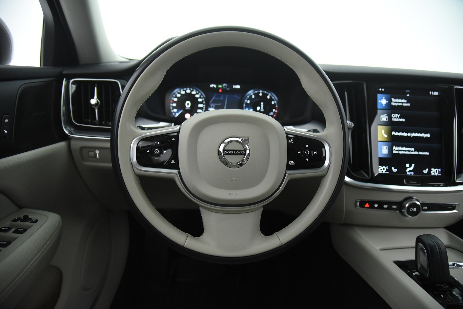 VOLVO V60 2021
