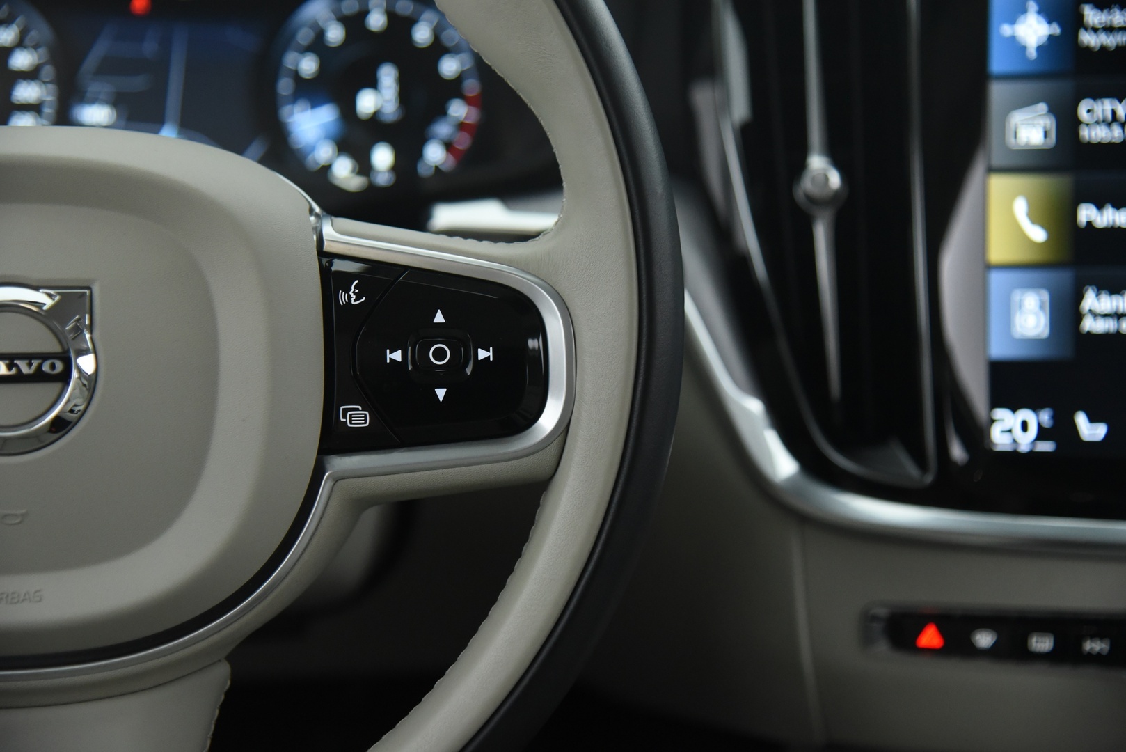 VOLVO V60 2021