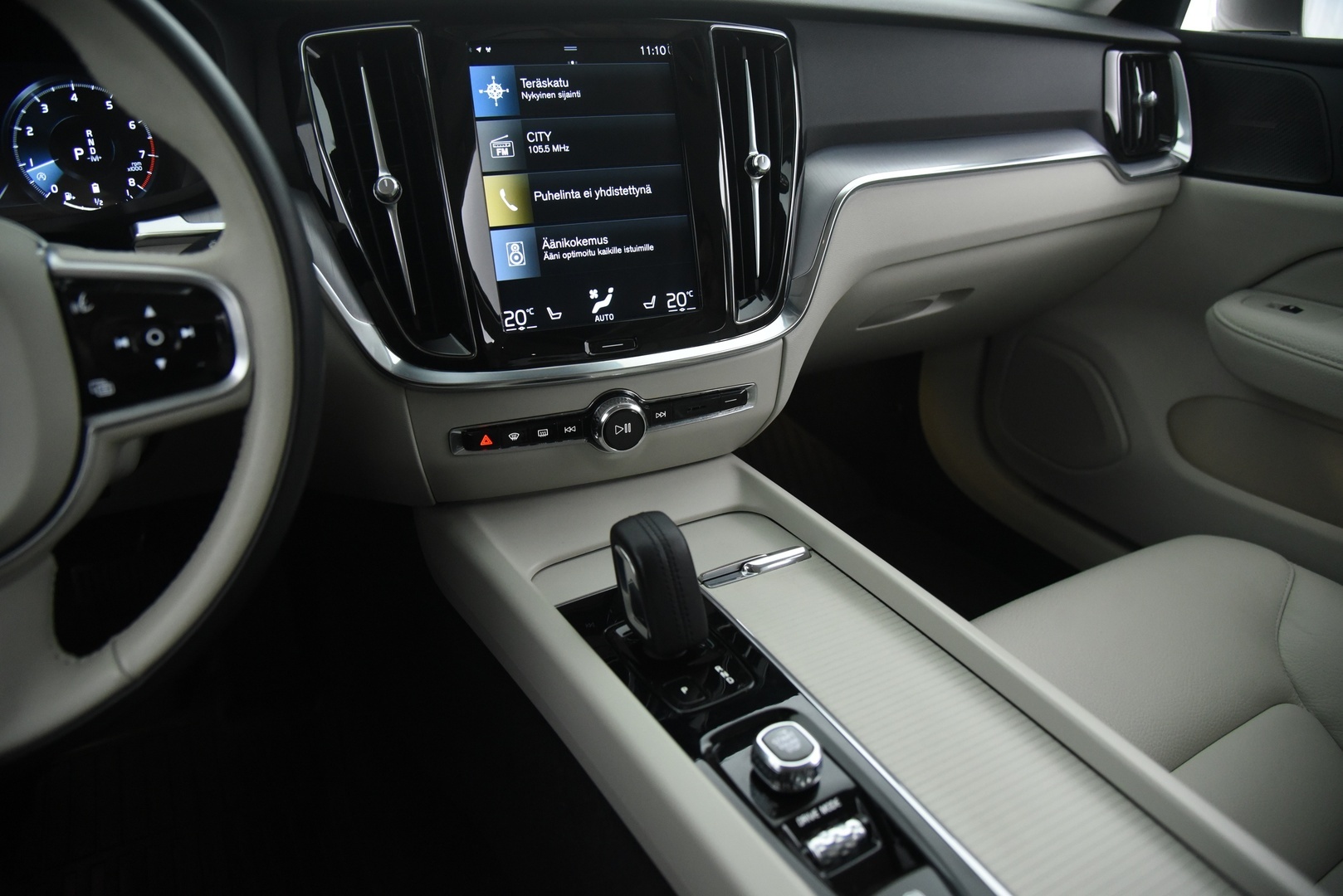 VOLVO V60 2021
