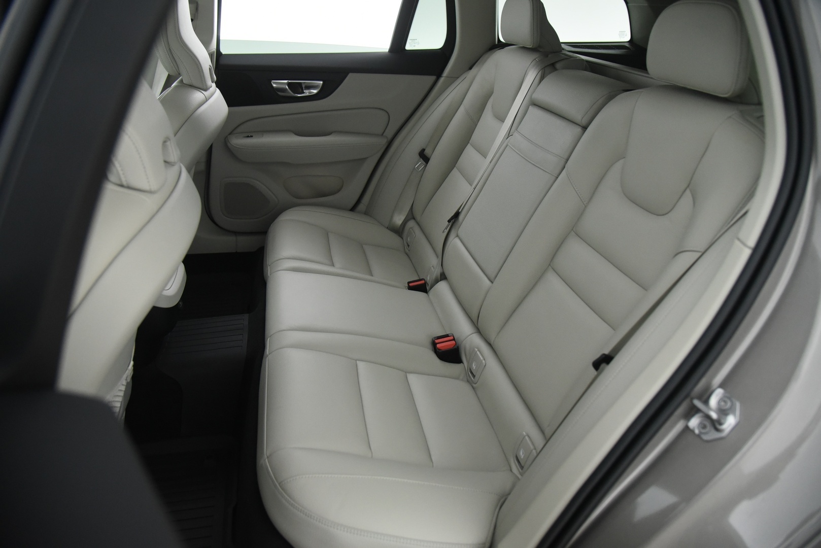 VOLVO V60 2021