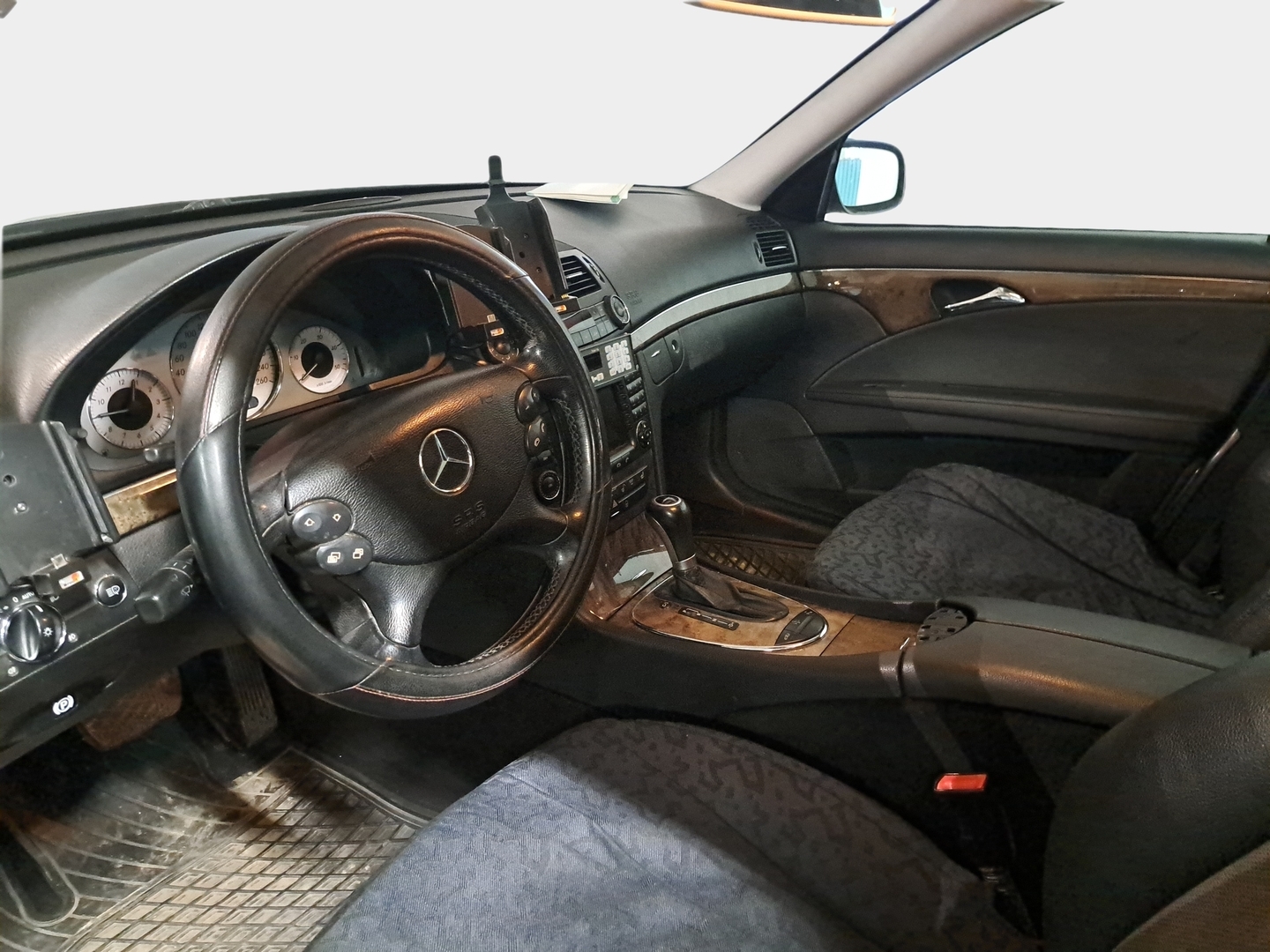 MERCEDES-BENZ E 2007