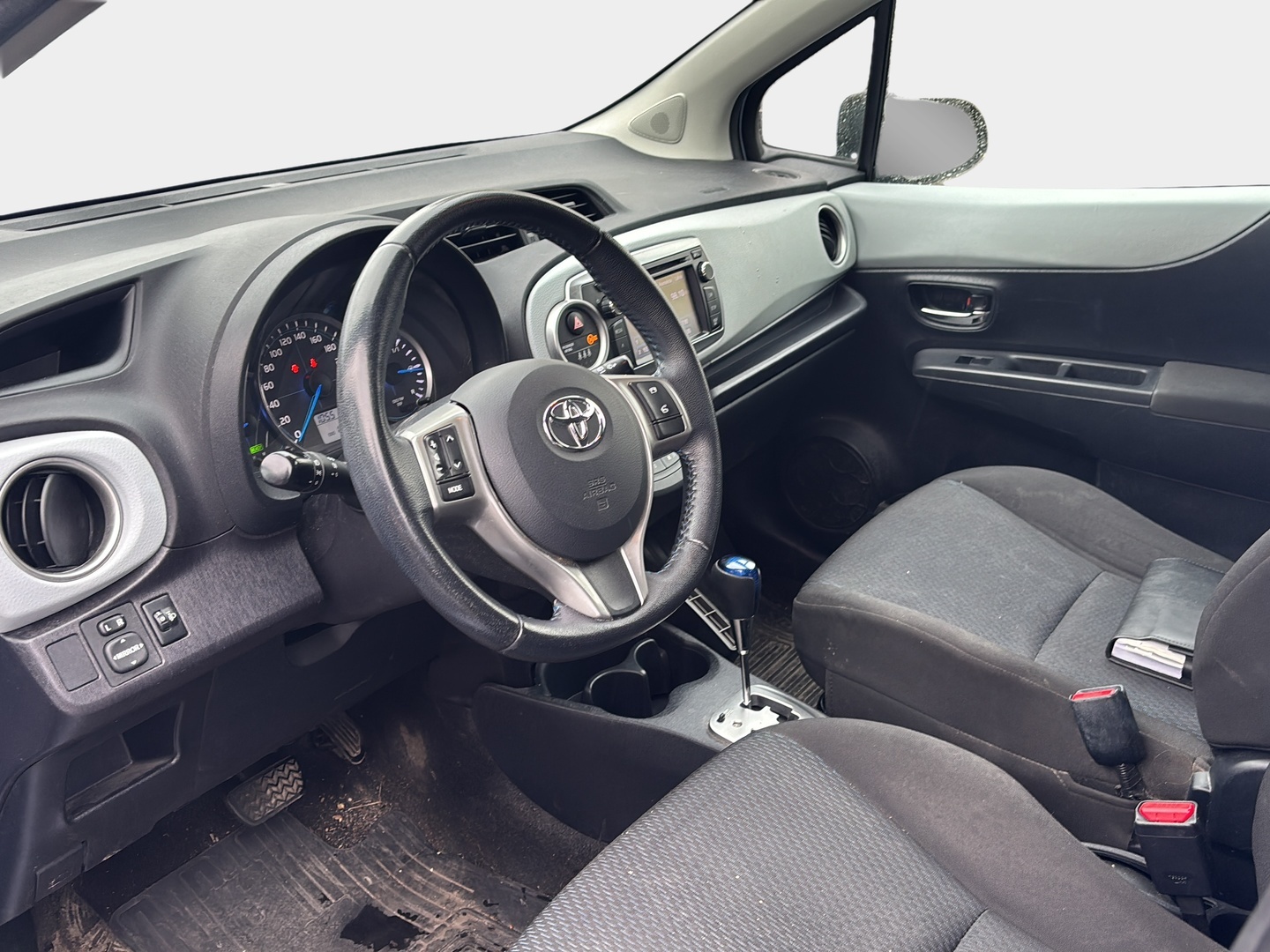TOYOTA Yaris 2012