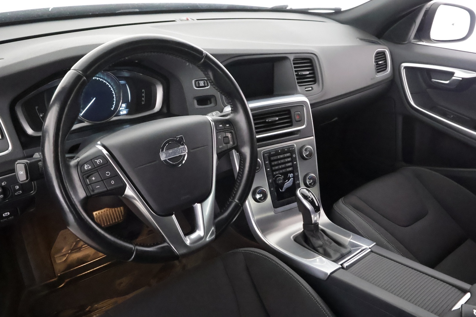VOLVO V60 2014