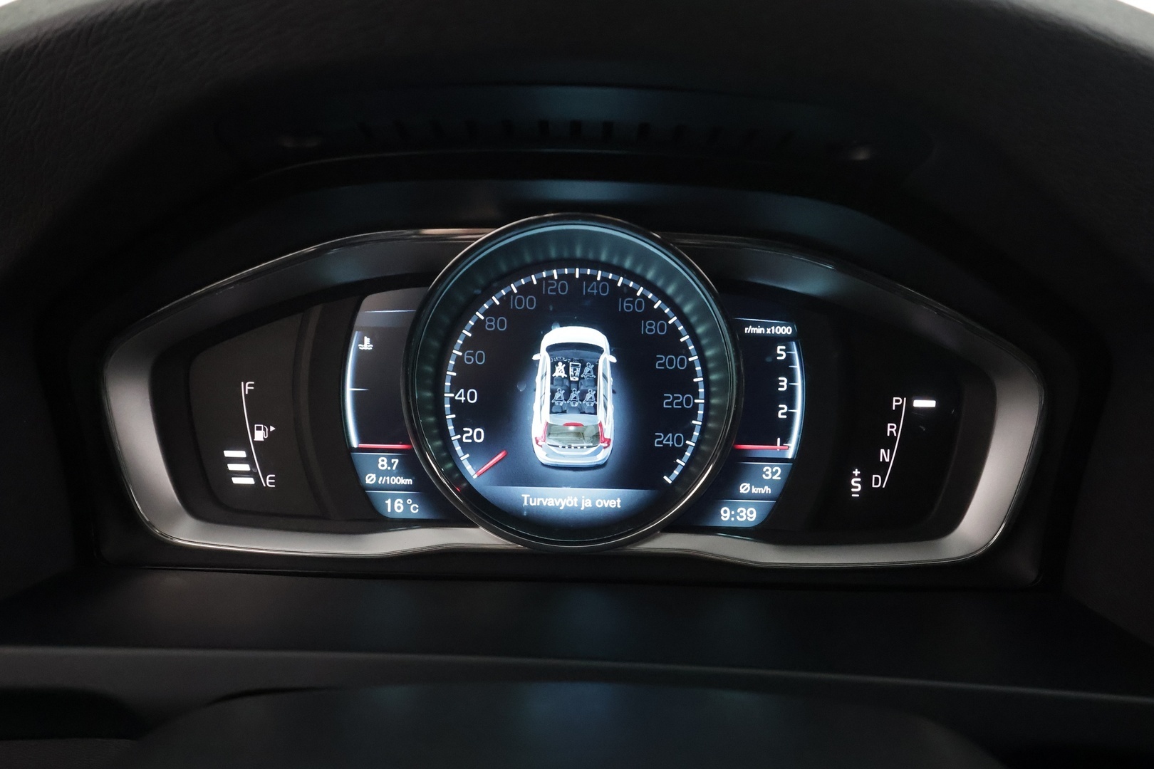VOLVO V60 2014