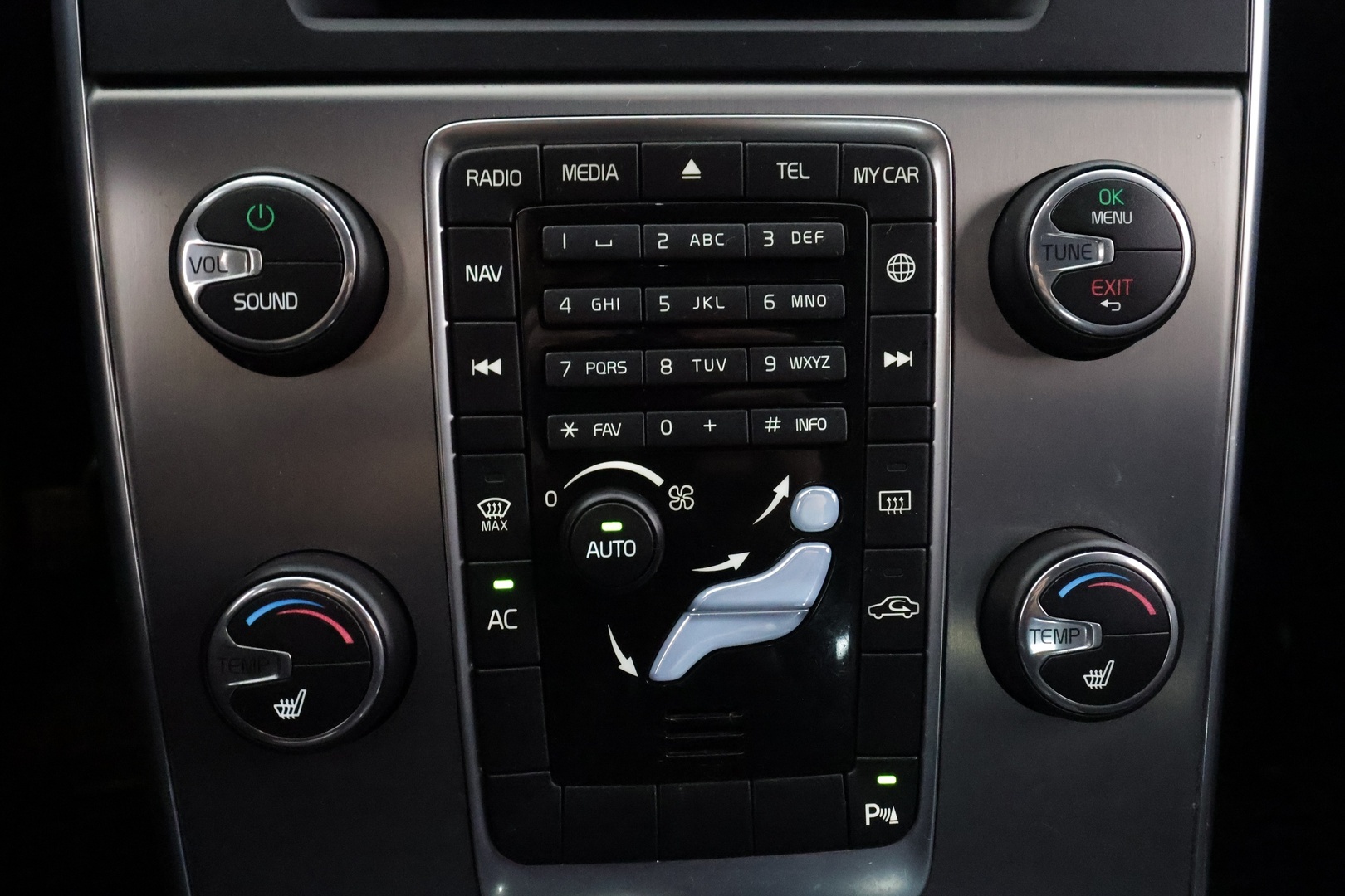 VOLVO V60 2014