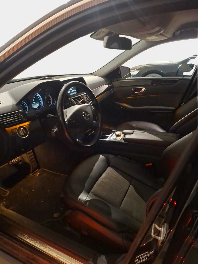 MERCEDES-BENZ E 2011