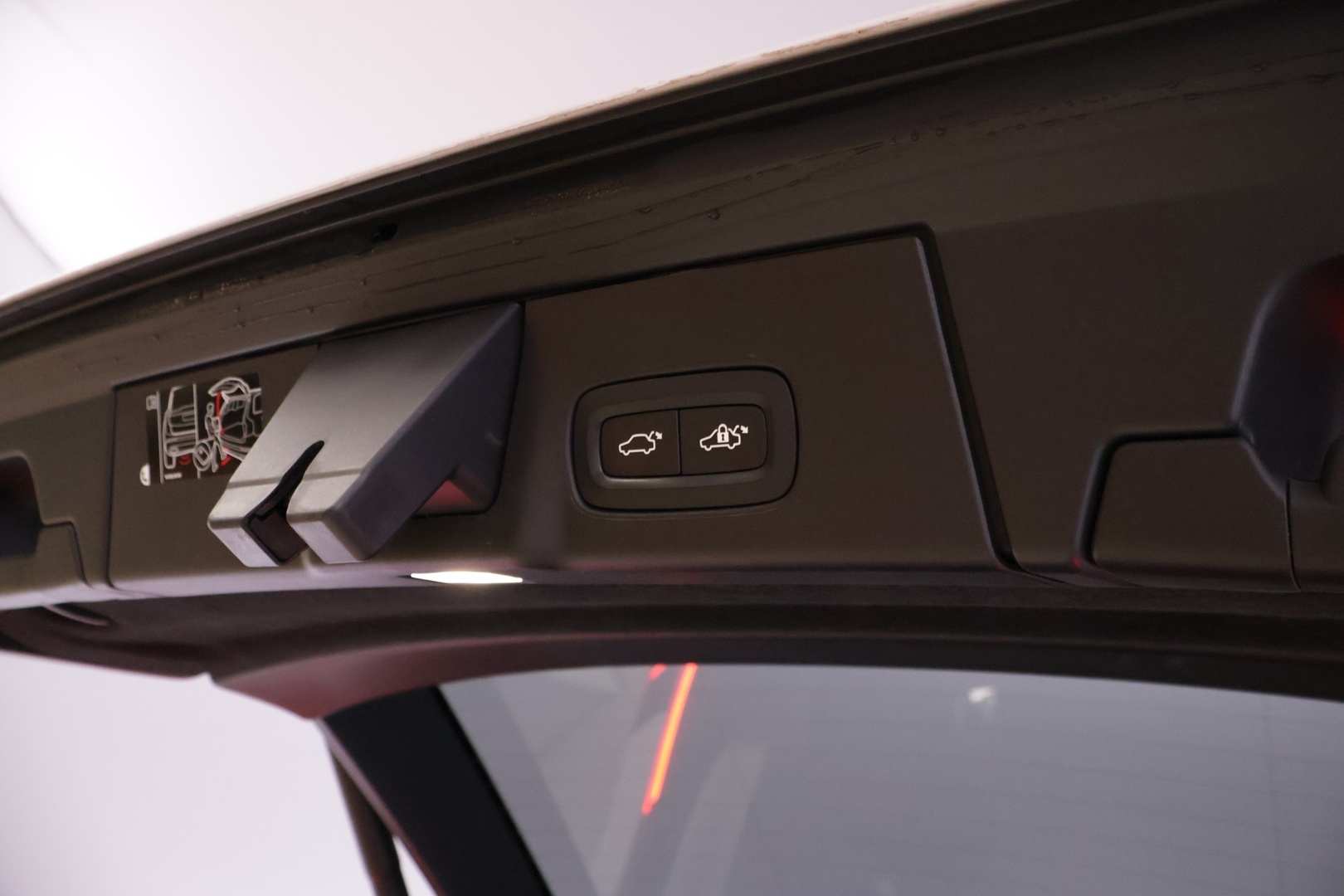 VOLVO V90 2022