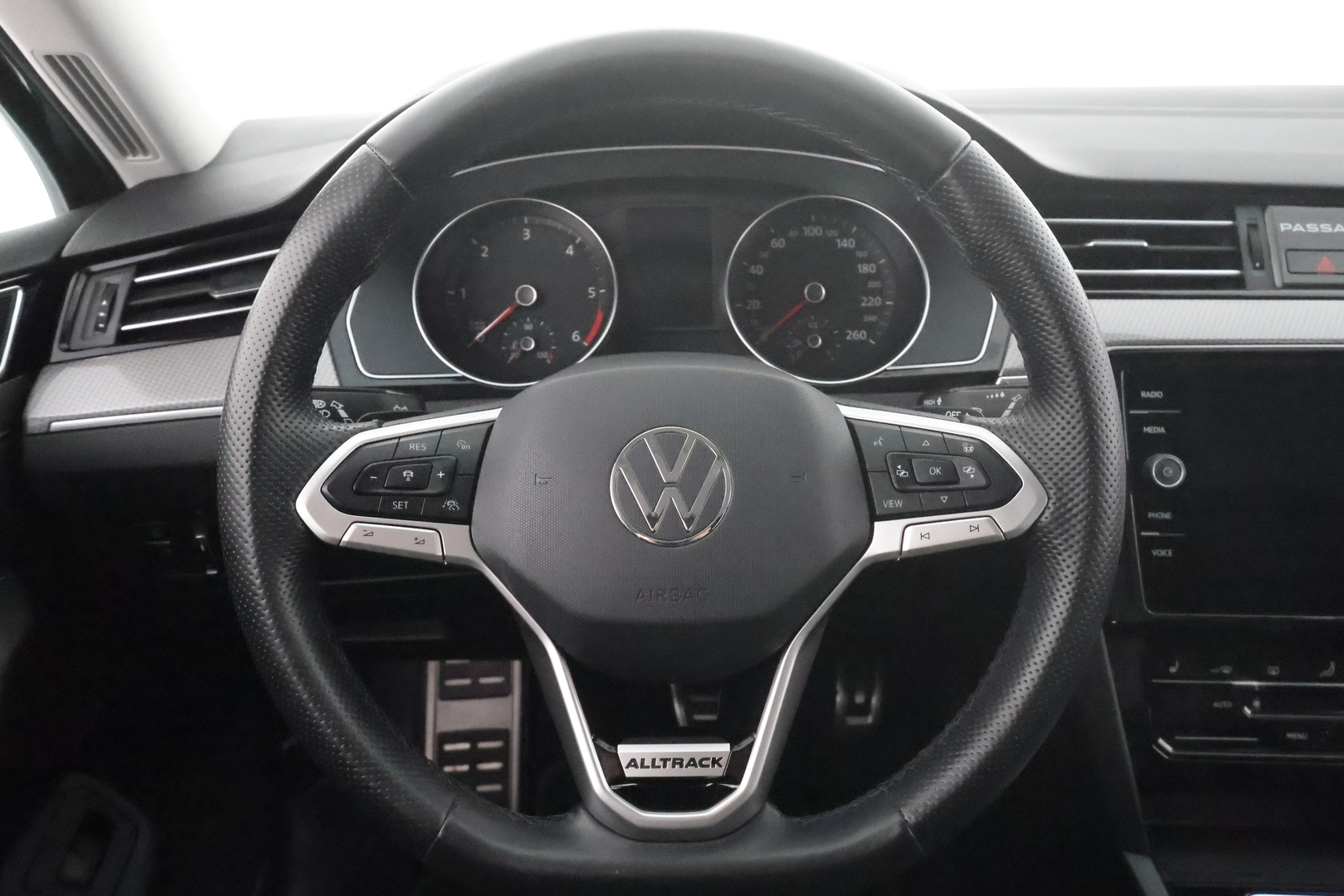 VOLKSWAGEN Passat 2021