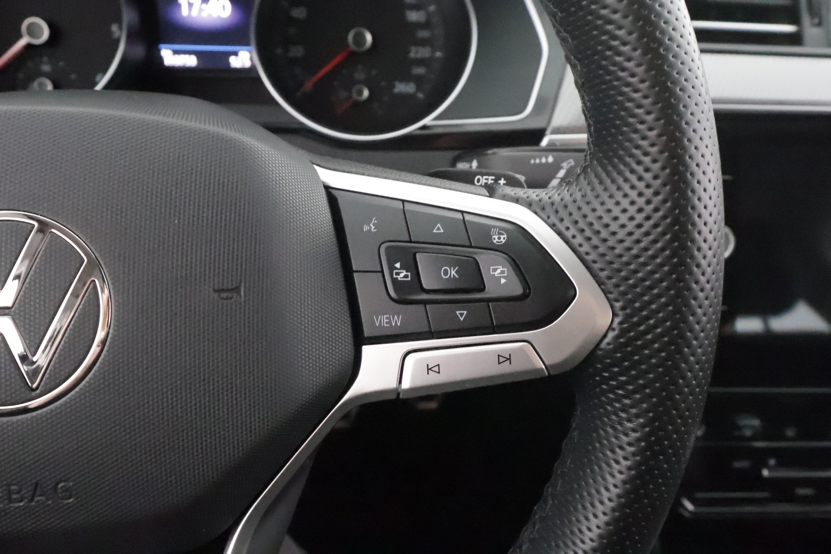 VOLKSWAGEN Passat 2021