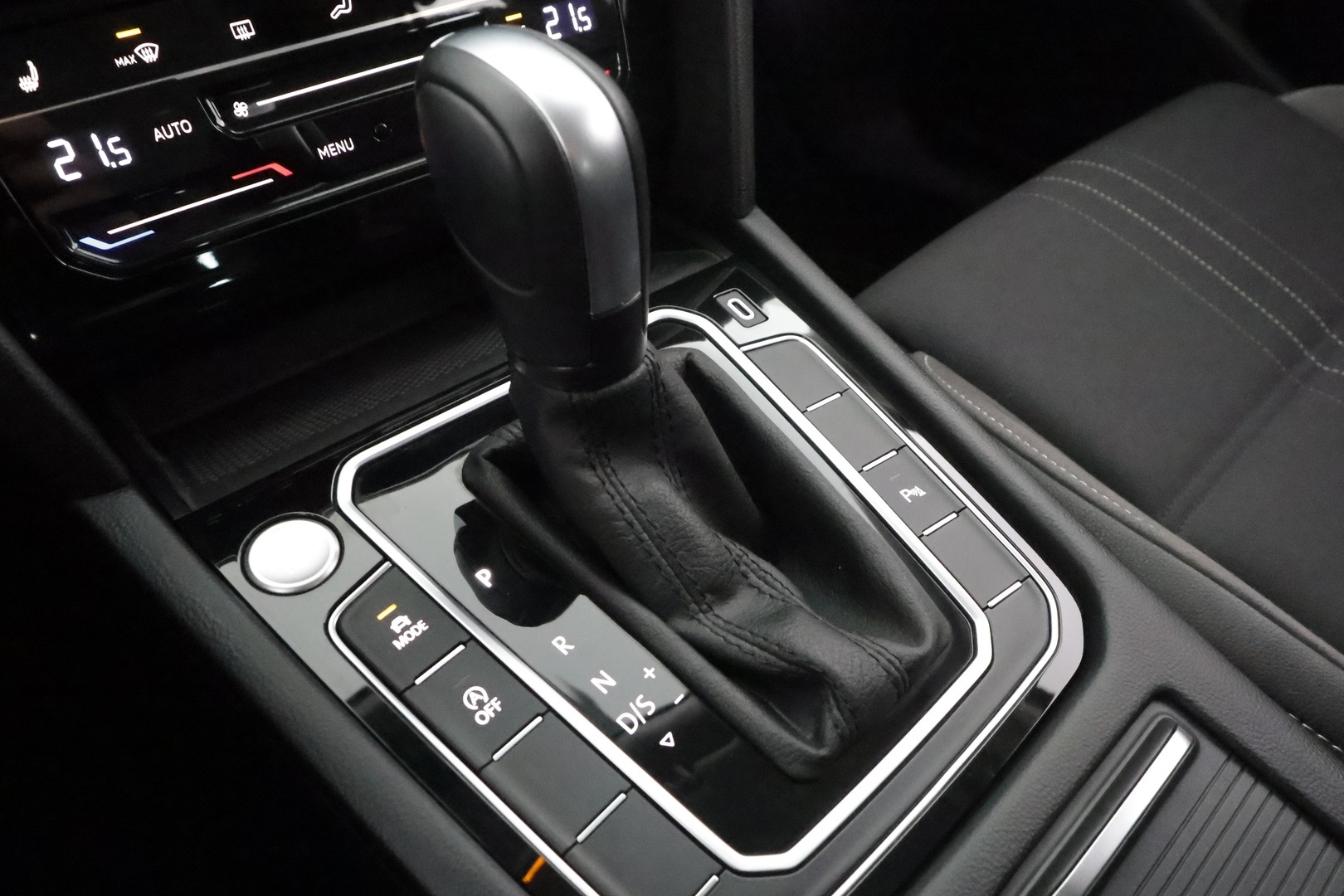 VOLKSWAGEN Passat 2021