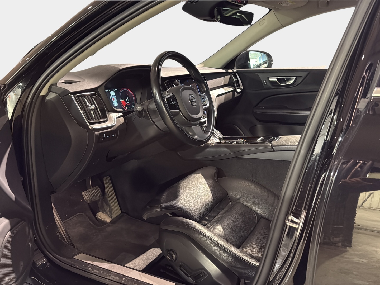 VOLVO V60 2022