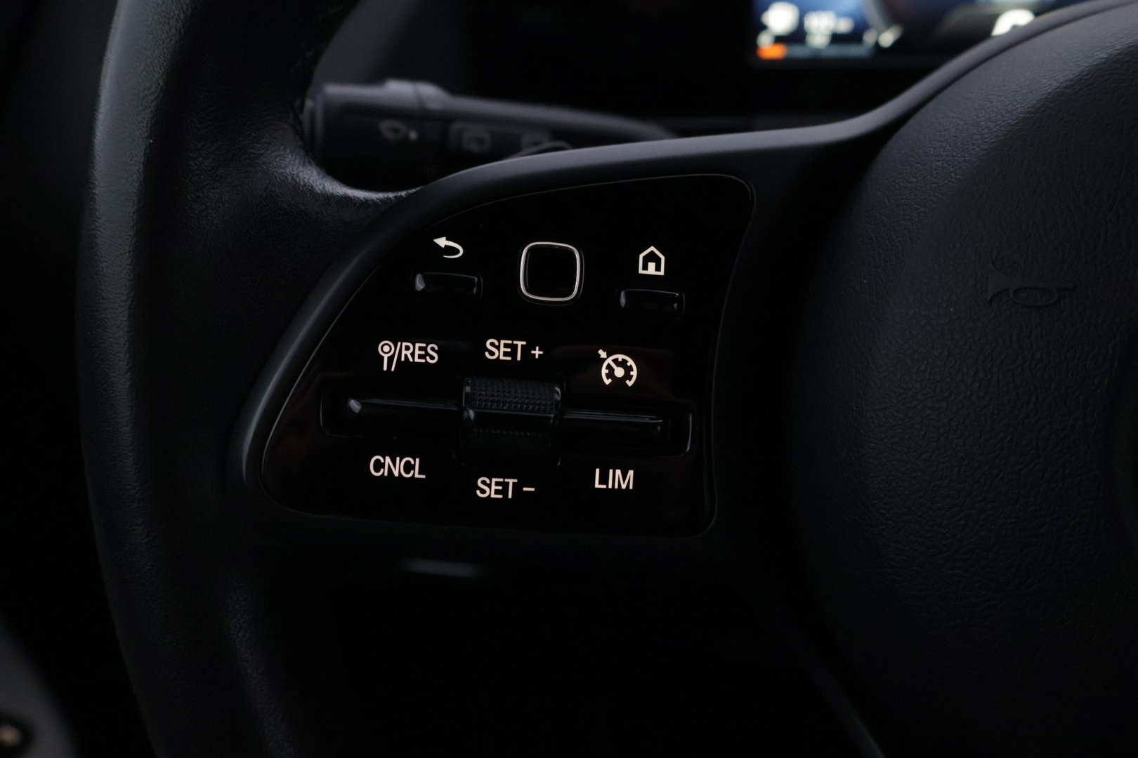 MERCEDES-BENZ B 2019