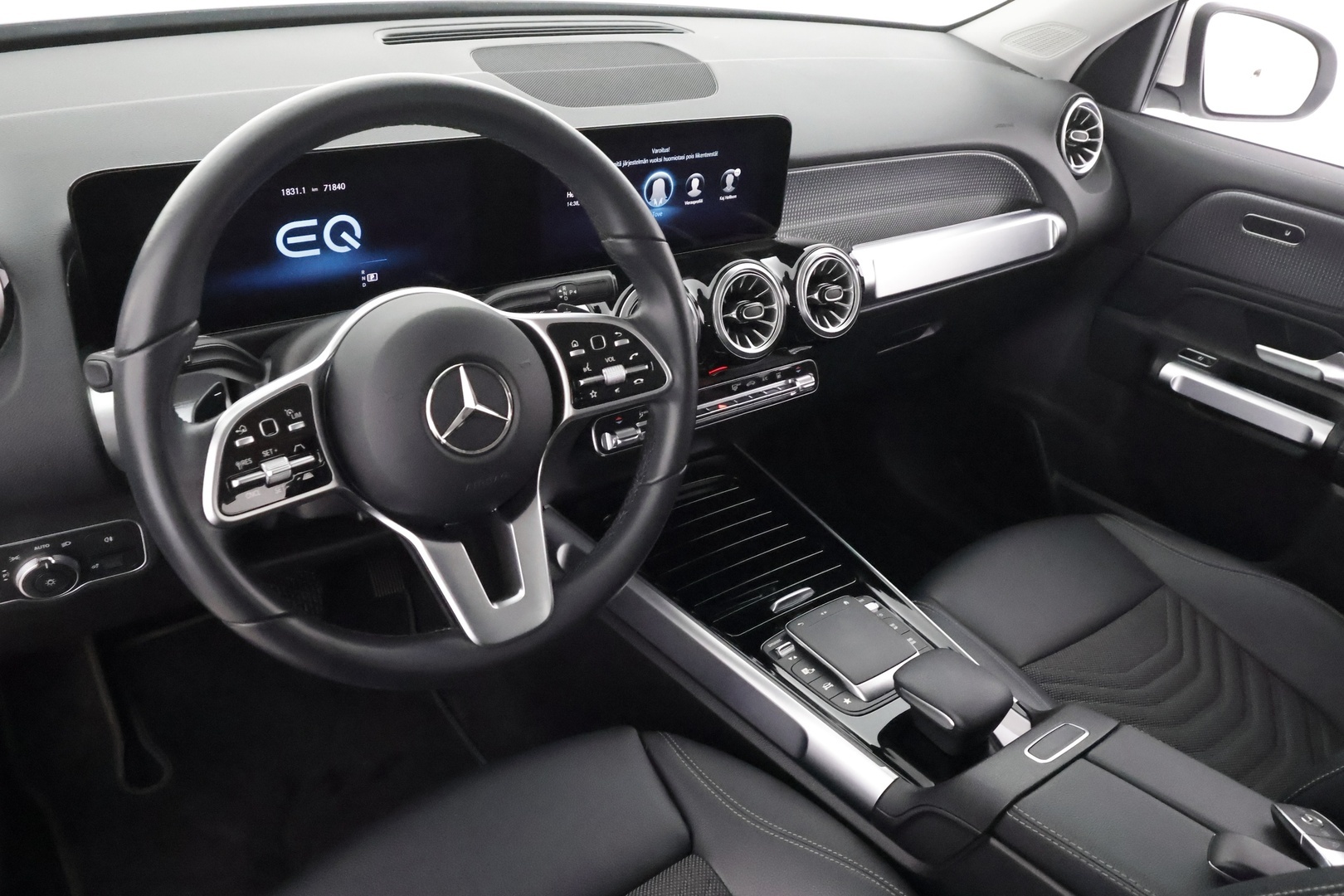 MERCEDES-BENZ EQB 2024