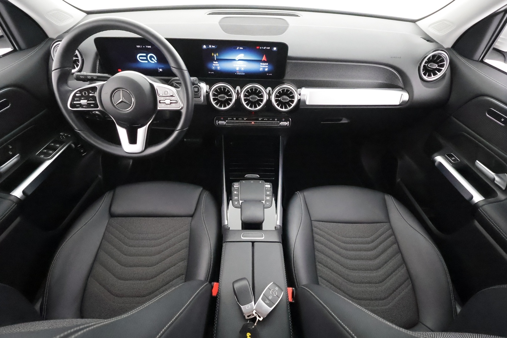 MERCEDES-BENZ EQB 2024