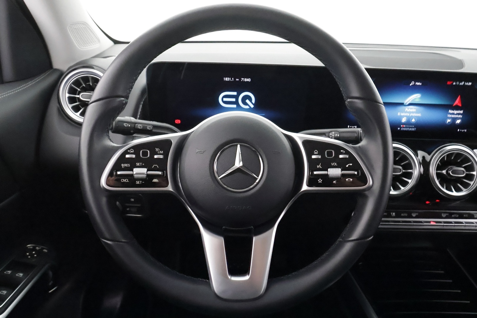 MERCEDES-BENZ EQB 2024
