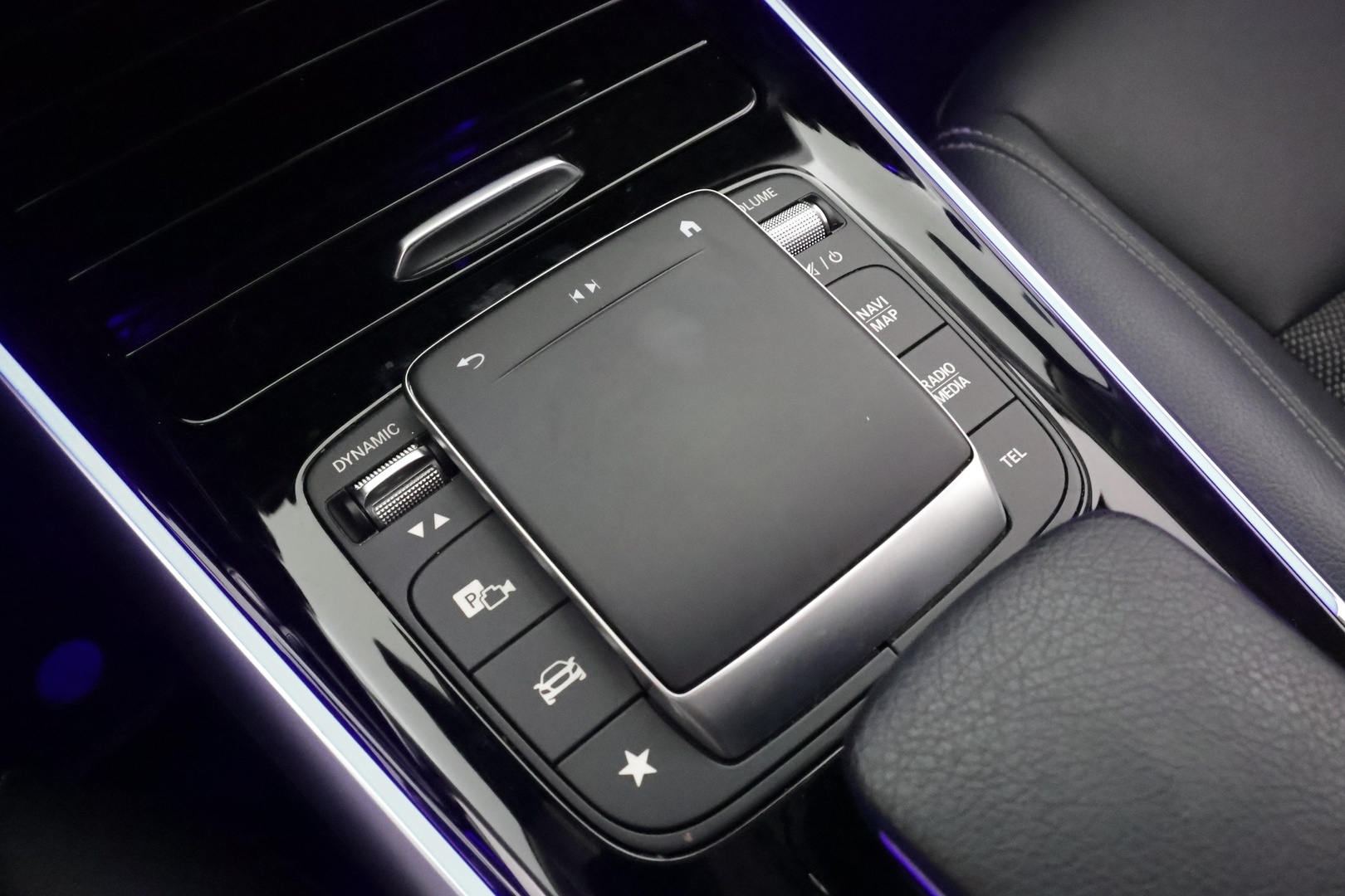 MERCEDES-BENZ EQB 2024