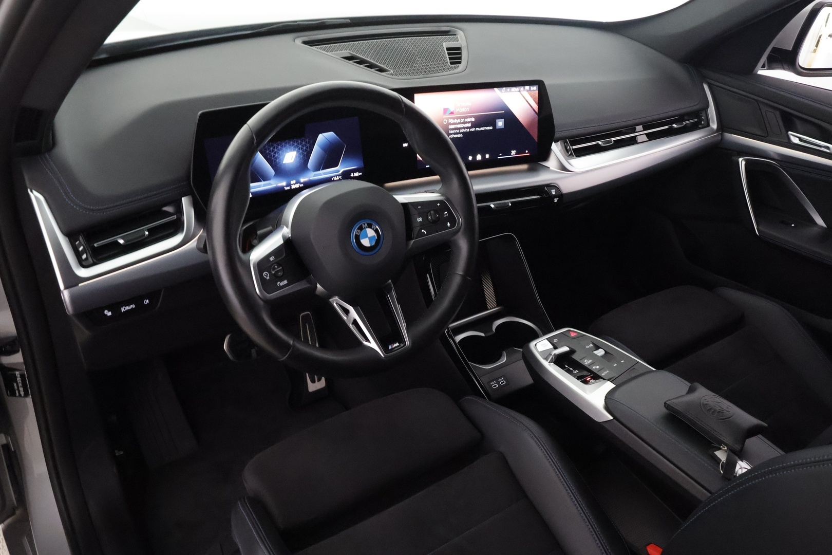 BMW IX1 2024