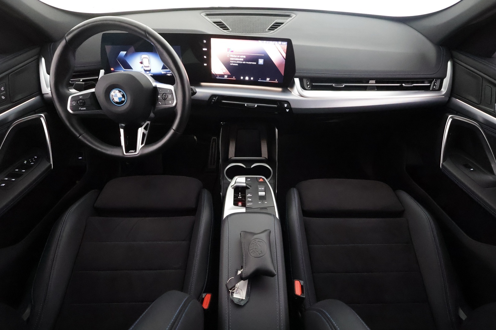 BMW IX1 2024