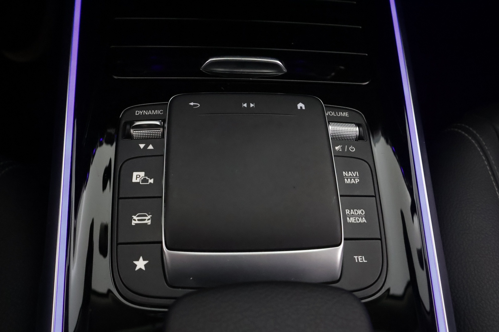 MERCEDES-BENZ EQB 2023