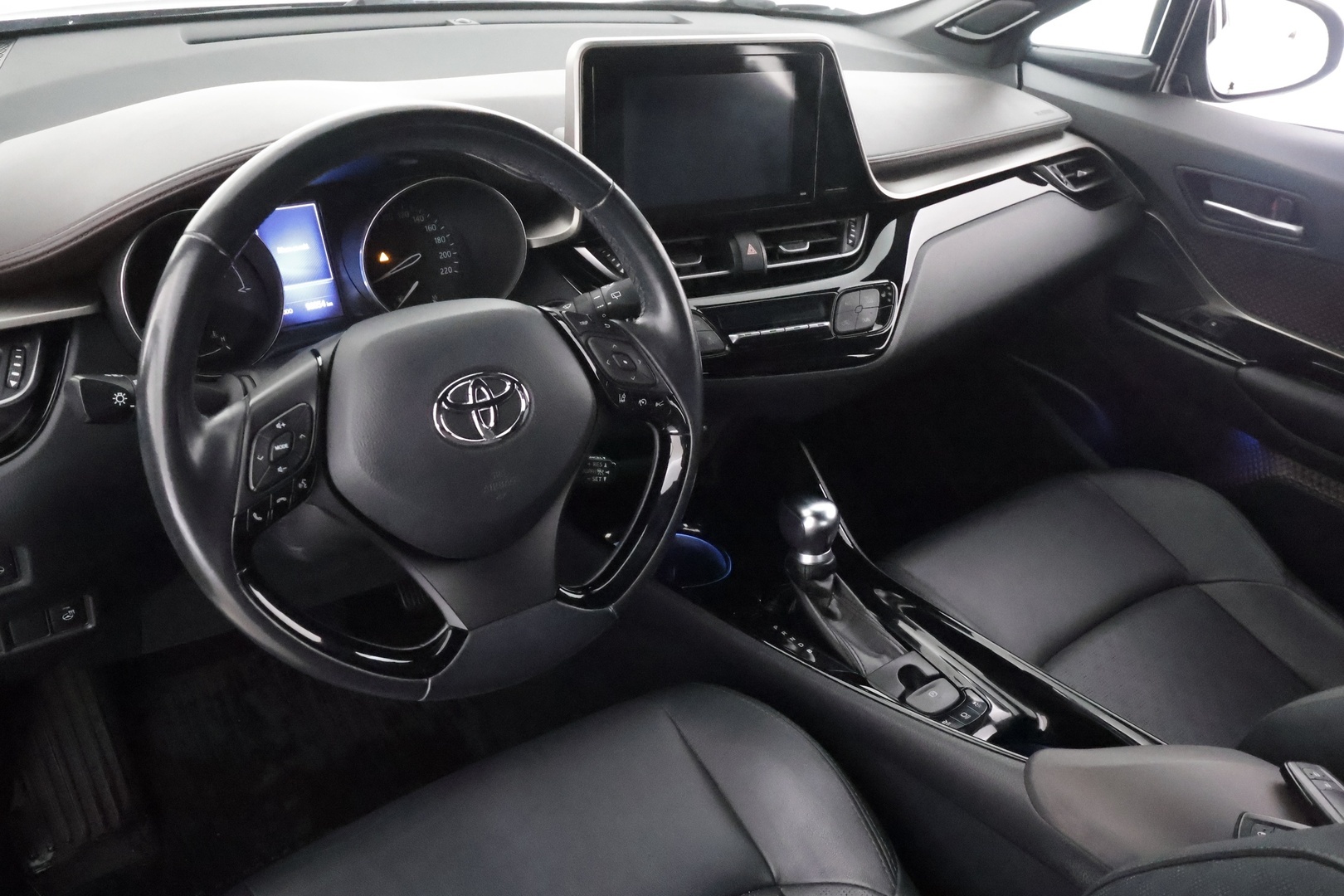 TOYOTA C-HR 2018