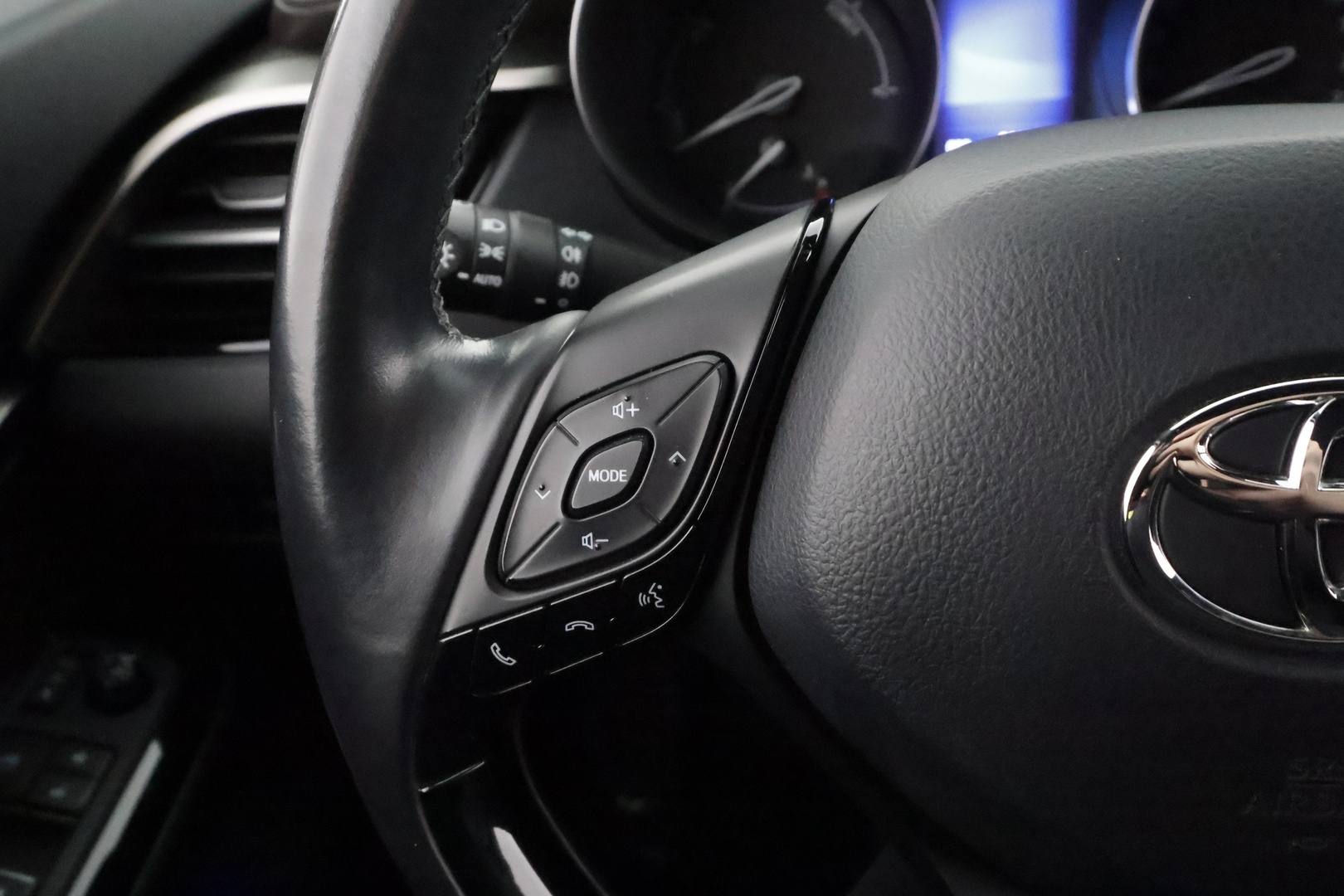 TOYOTA C-HR 2018