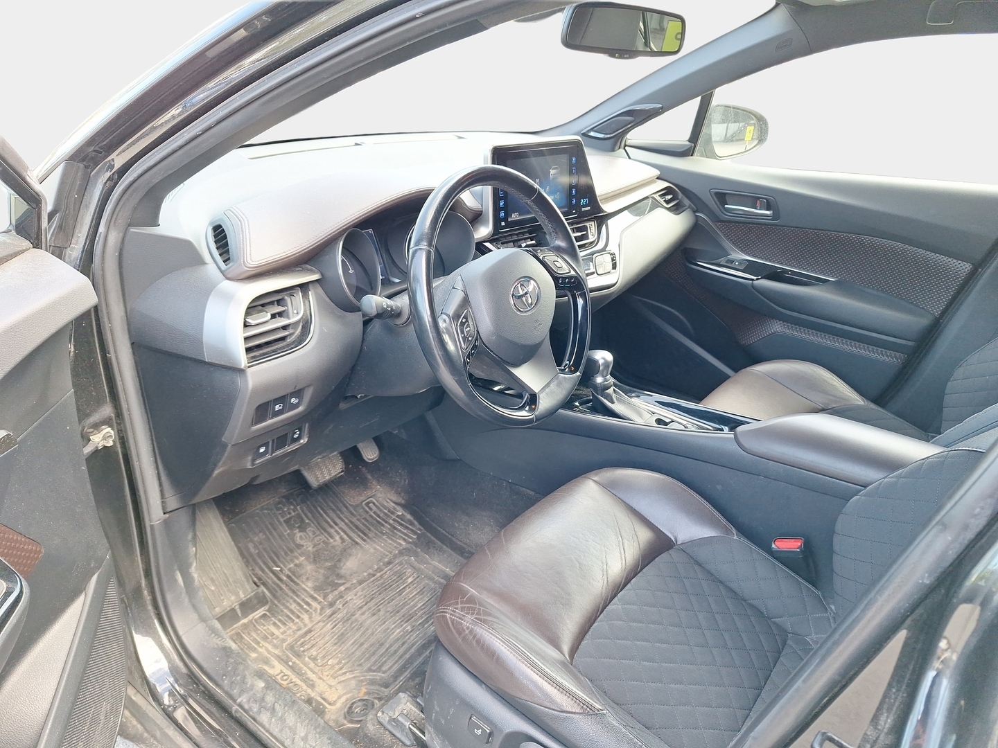 TOYOTA C-HR 2017