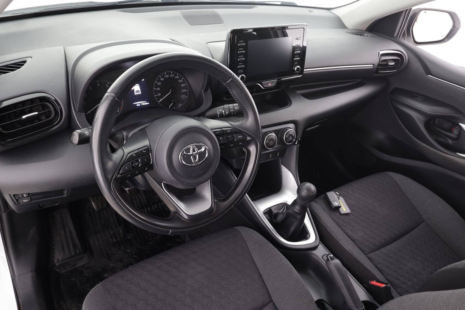 TOYOTA Yaris 2021