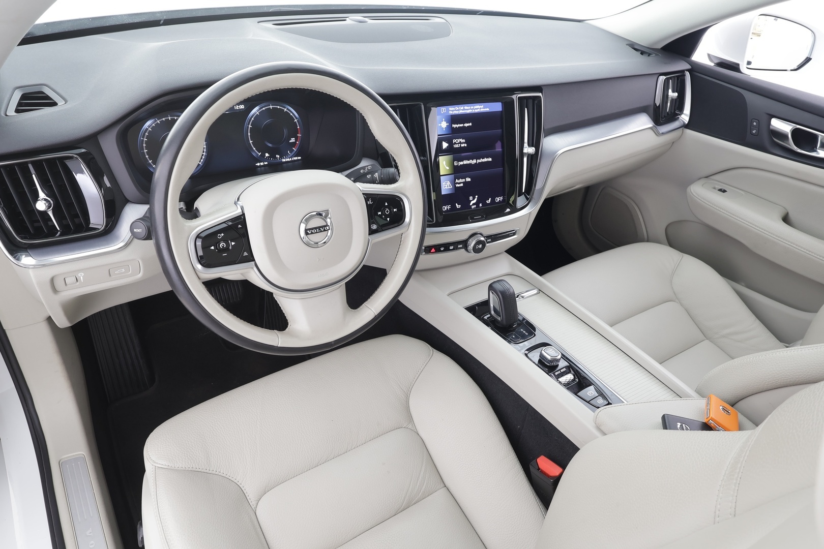 VOLVO V60 2021