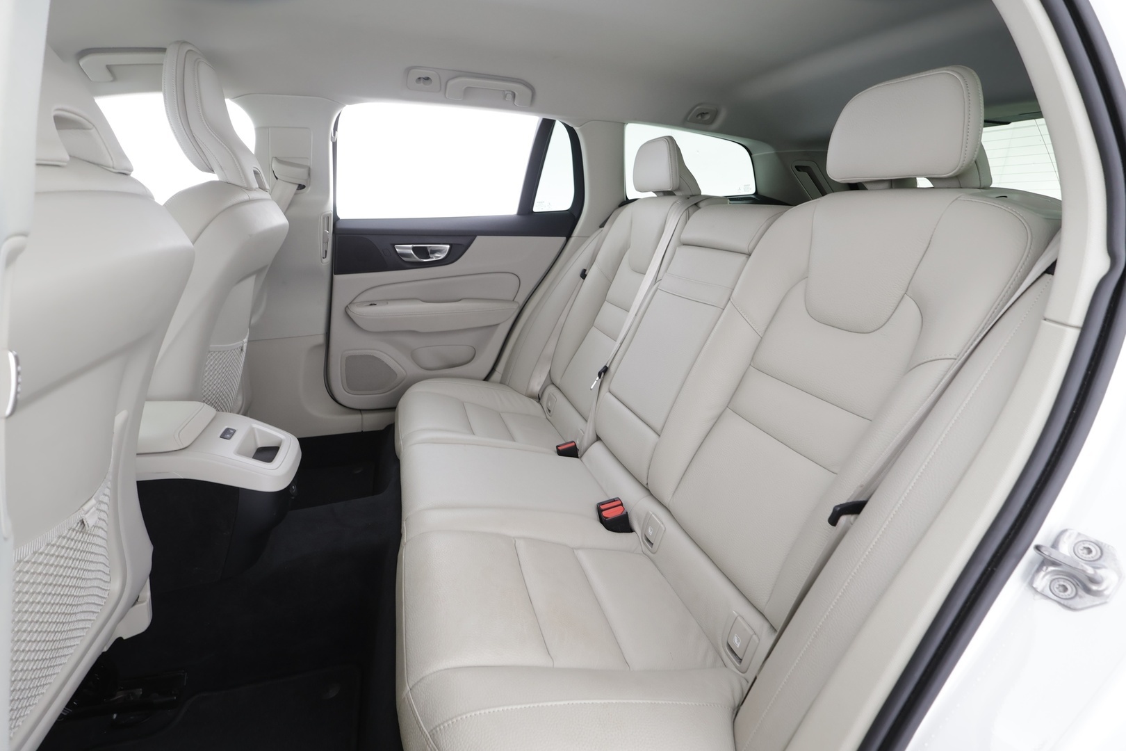 VOLVO V60 2021