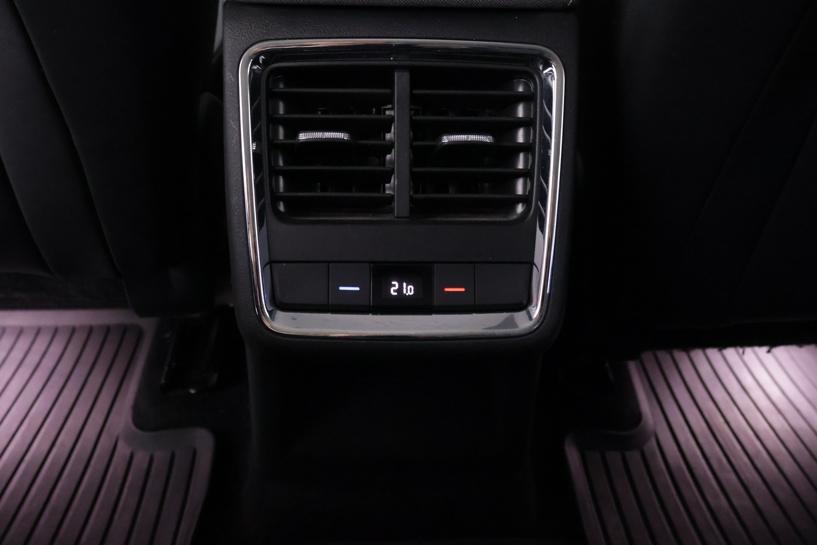 SKODA Enyaq 2022