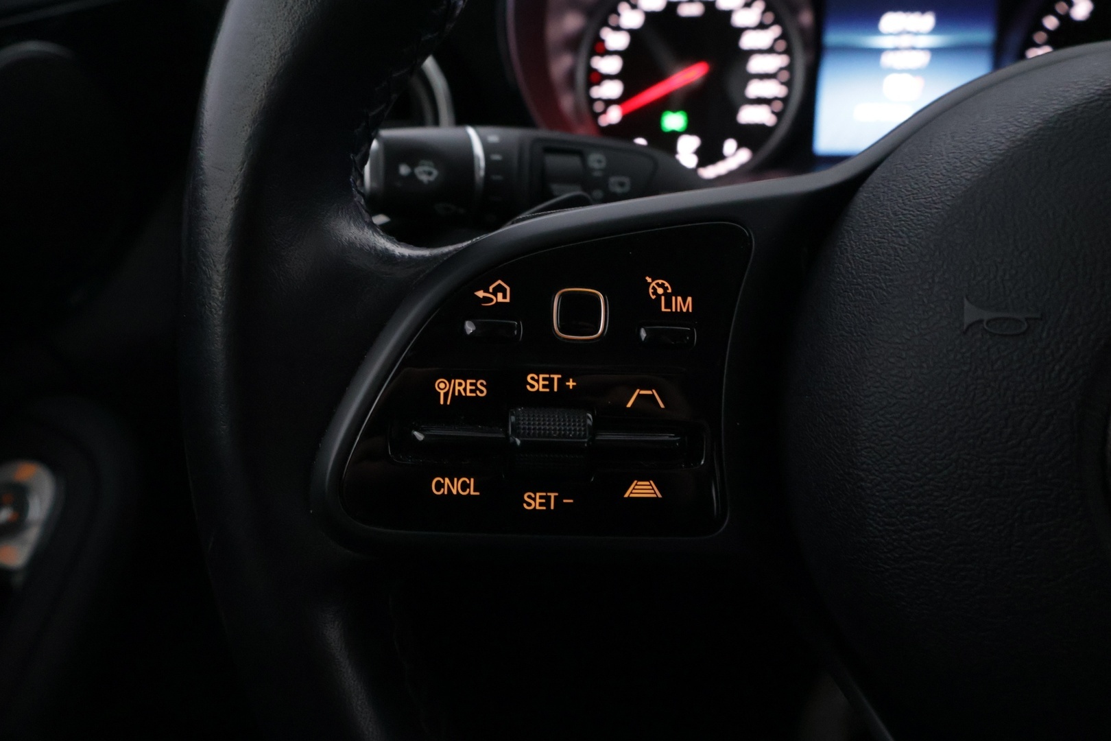 MERCEDES-BENZ C 2020