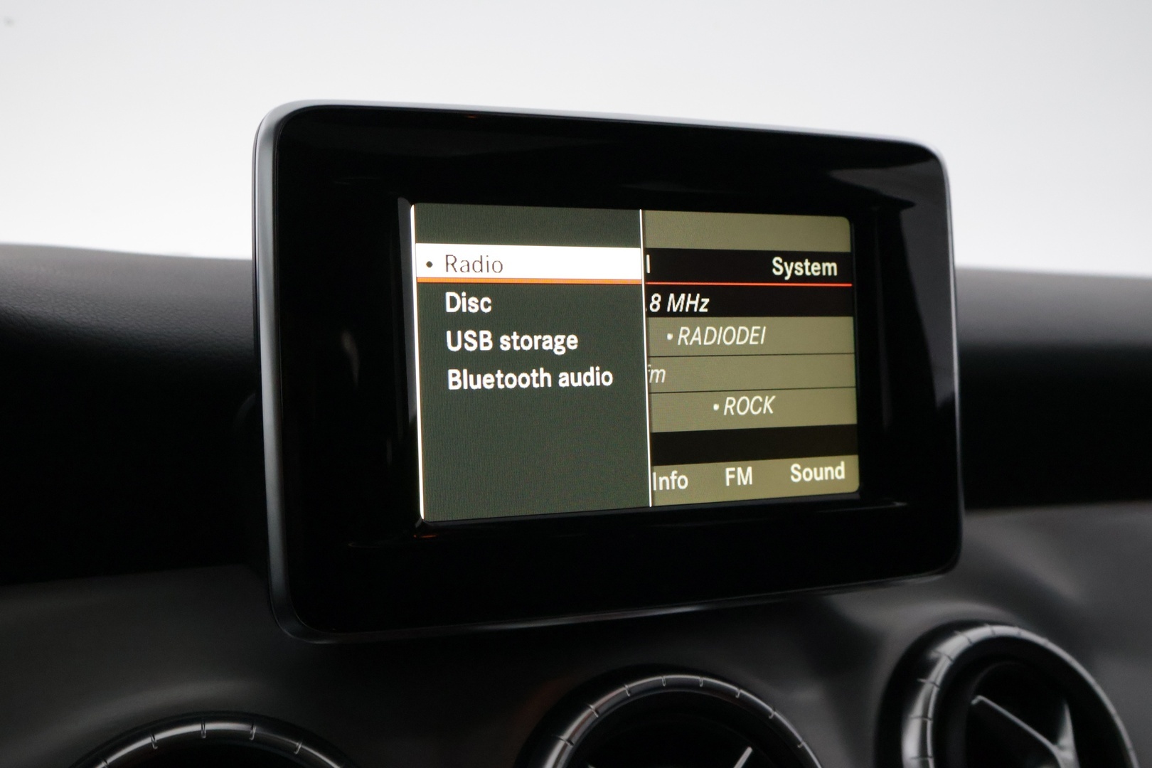 MERCEDES-BENZ CLA 2014