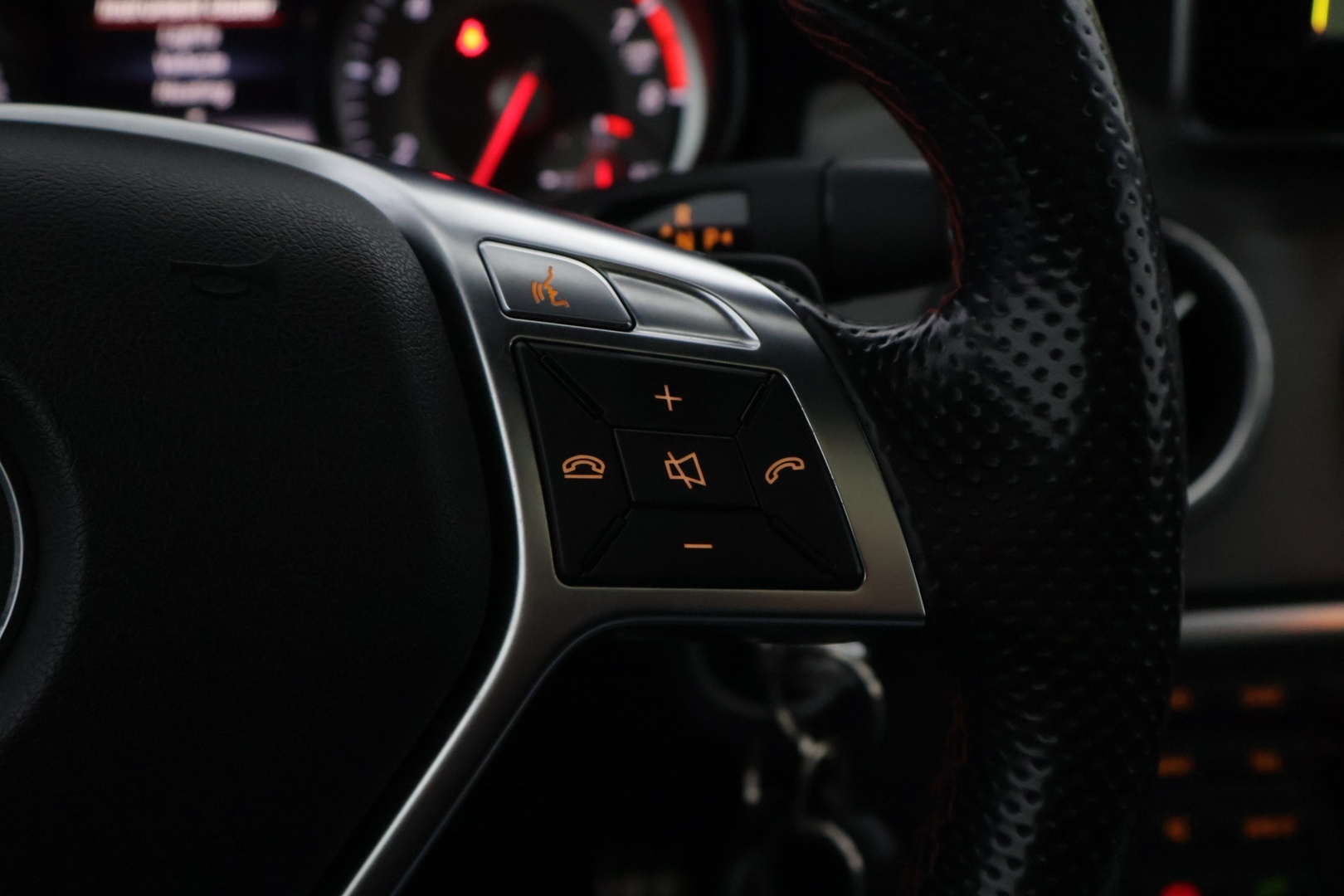 MERCEDES-BENZ CLA 2014