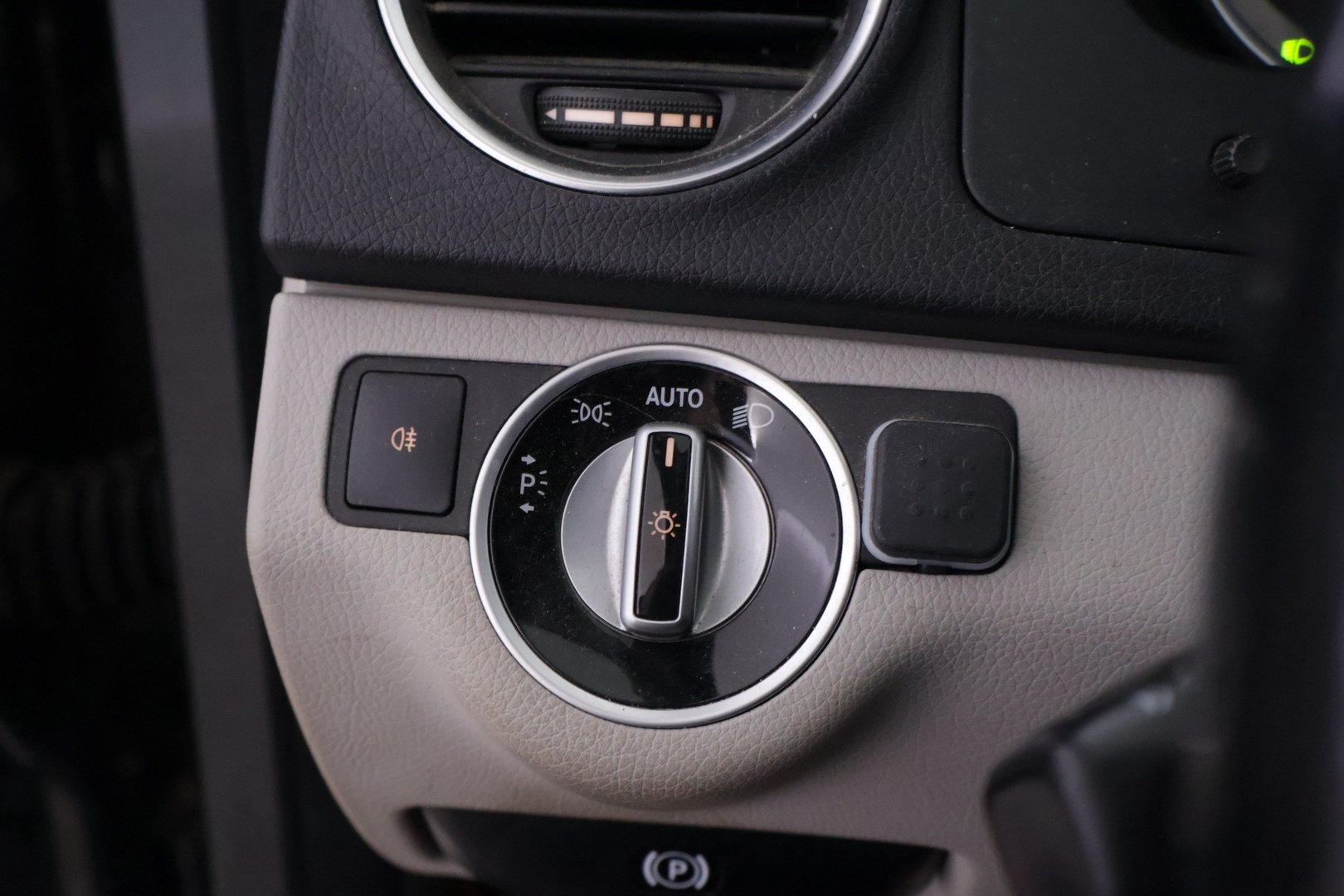 MERCEDES-BENZ C 2012