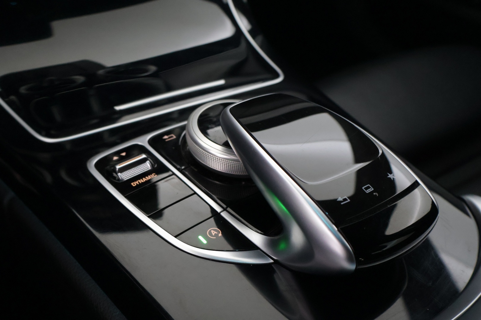 MERCEDES-BENZ C 2016