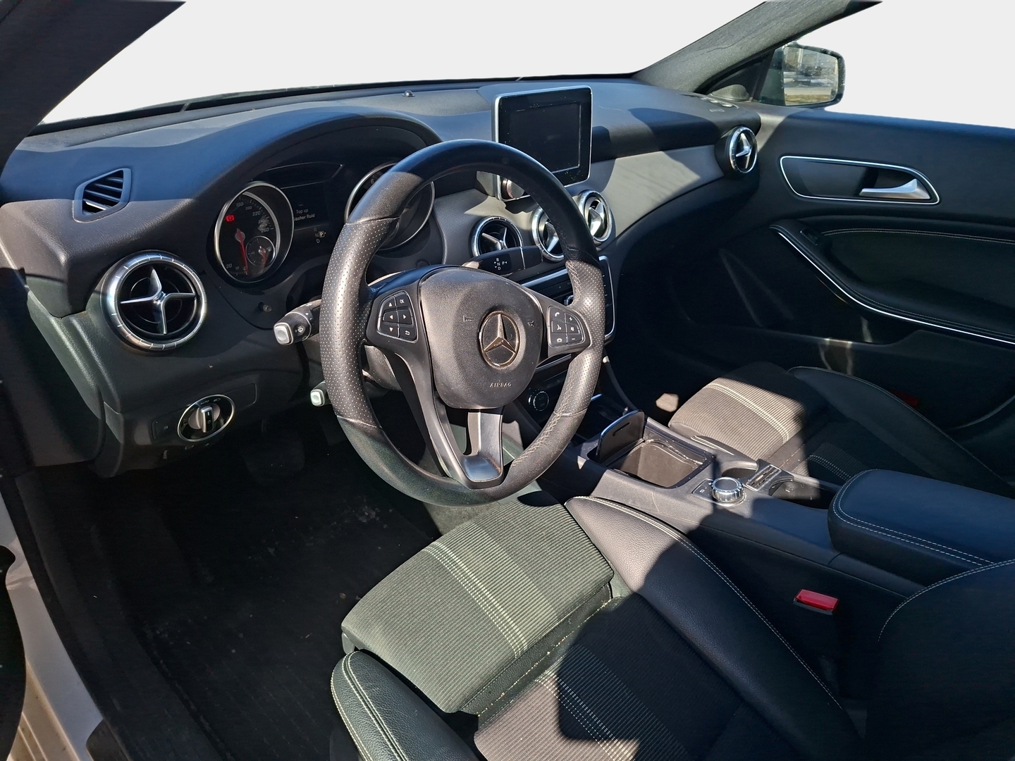 MERCEDES-BENZ CLA 2017