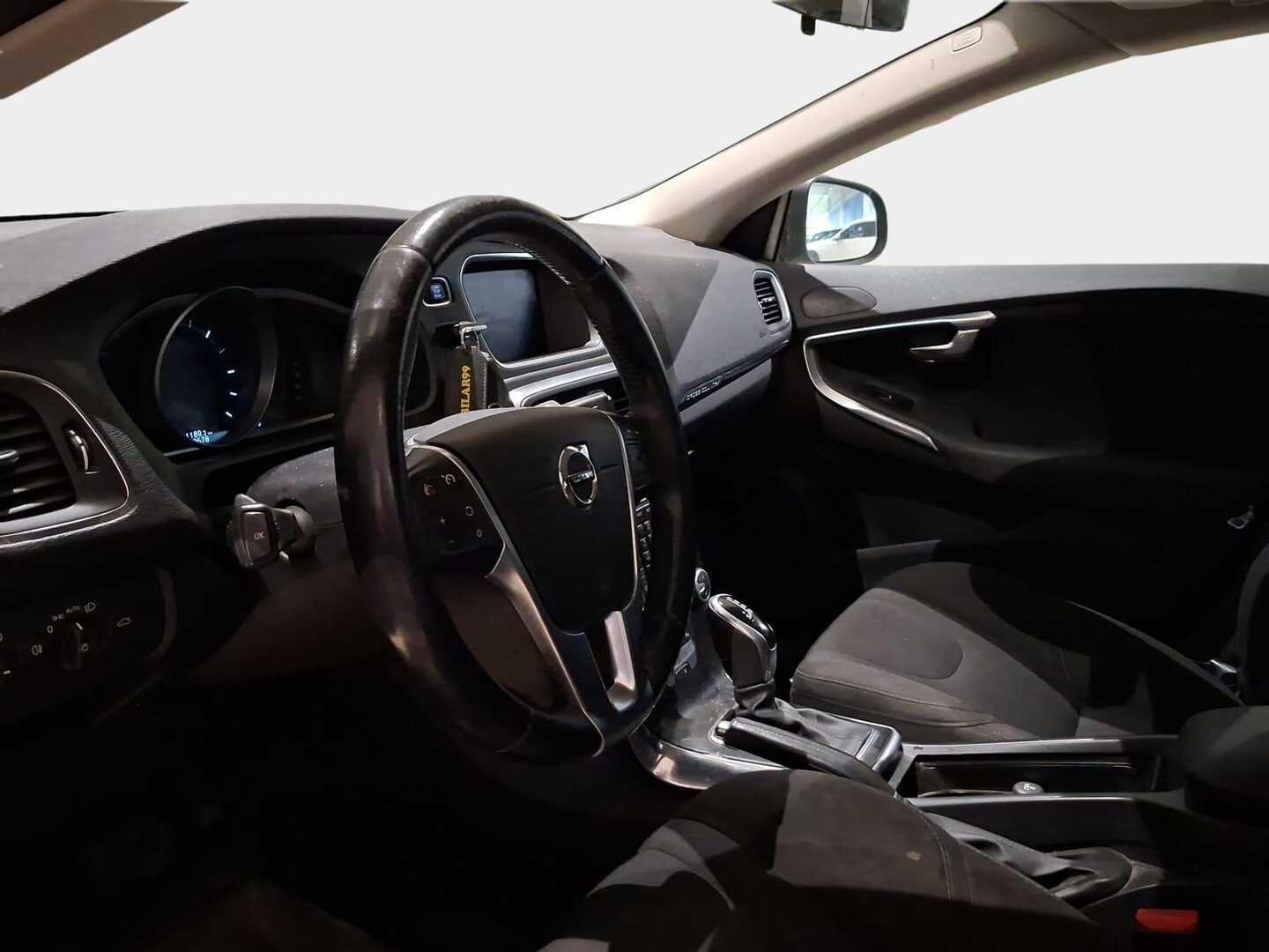 VOLVO V40 Cross Country 2017