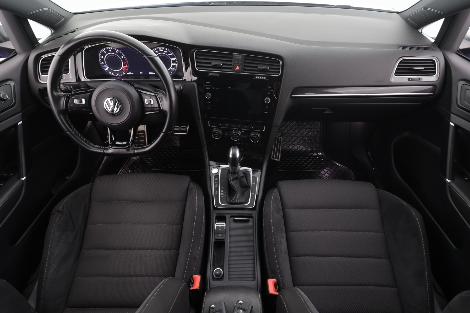 VOLKSWAGEN Golf 2018