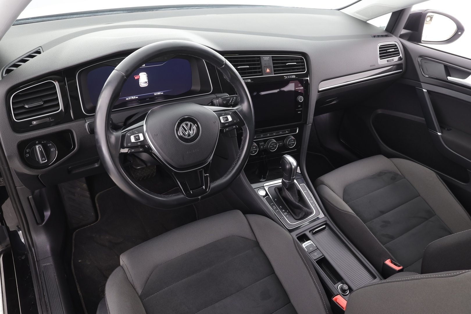 VOLKSWAGEN Golf 2019