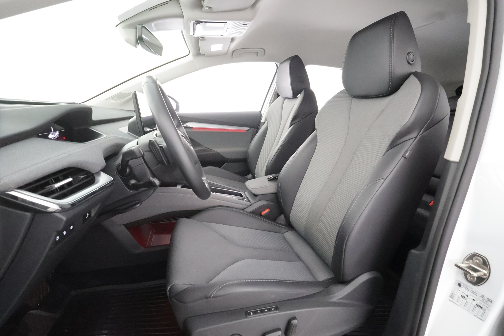SKODA Enyaq 2023
